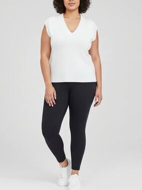 H&M Women's S White Viscose/Poly Knit V-Neck Sleeveless Ribbed Sweater Vest-CC